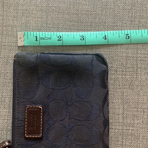 Navy coach wristlet - Picture 7 of 8